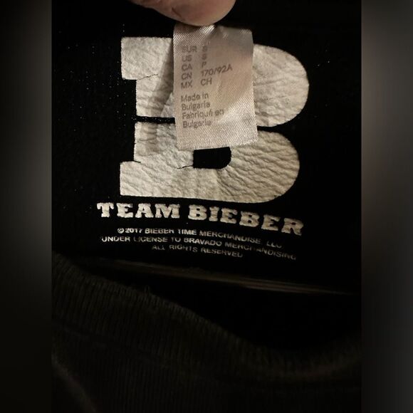 2017 TEAM Justin Bieber Stadium Tour World Tour Pullover Sweatshirt Small - Picture 6 of 7